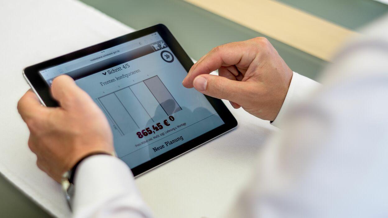 Einfache Bedinung unseres online Möbelplaners am iPad Bedienung des online Möbelplaners am iPad