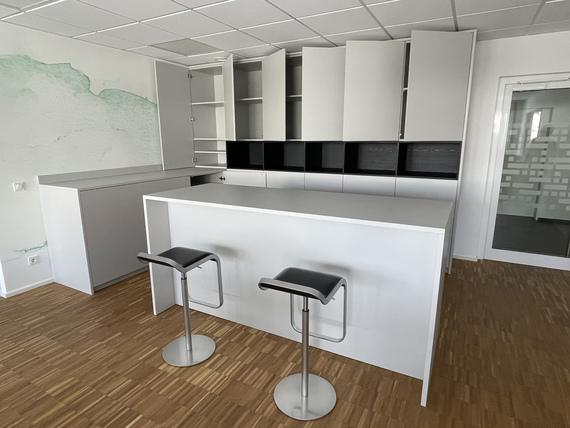 Theke für Kundenpräsentation mit 2 Sitzplätzen