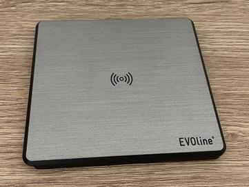 Zusatzsteckdose in Abdeckboden eingelassen Zusatzsteckdose mit induktiver Ladestation