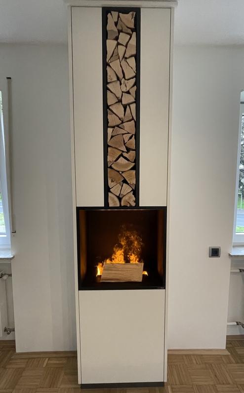 Der Möbelfeuerschrank sorgt für Gemütlichkeit in Küche und Esszimmer